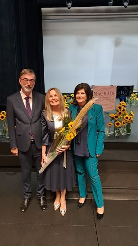 Amalija Žakelj_nagrada RS za izjemne dosežke na področju visokega šolstva_4 Amalija___akelj_nagrada_RS_za_izjemne_dose__ke_na_podro__ju_visokega___olstva_4.jpeg