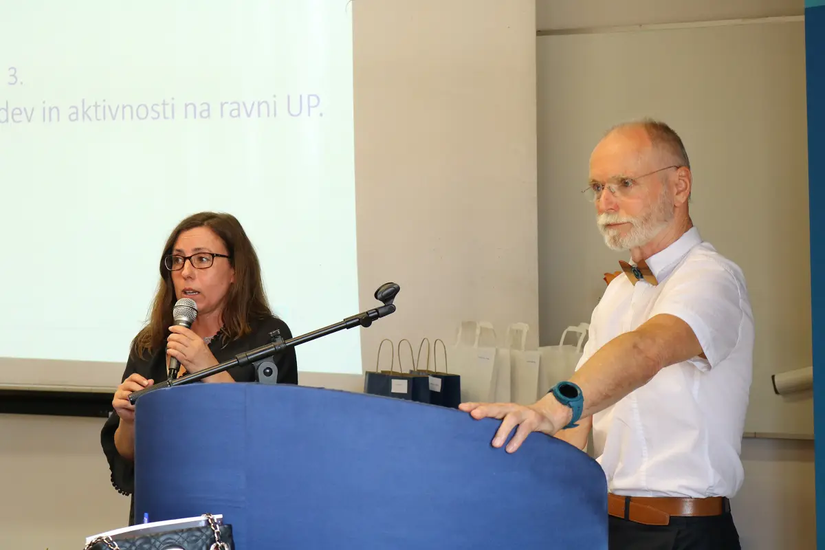 prof._dr._Klavdija_Kutnar_in_izr._prof._dr._Stanko_Pelc.JPG