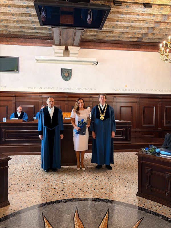 processed-2A3AB2C1-D843-423E-B7A7-9EE404D75610 processed-2A3AB2C1-D843-423E-B7A7-9EE404D75610.jpeg